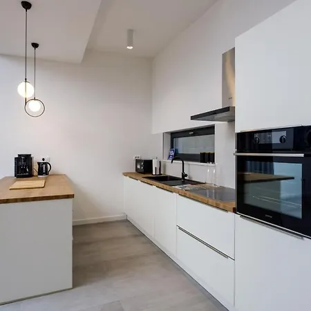 Vila Modern Elia With 40sqm Heated Pool, 3 Bedrooms, And Split Views *