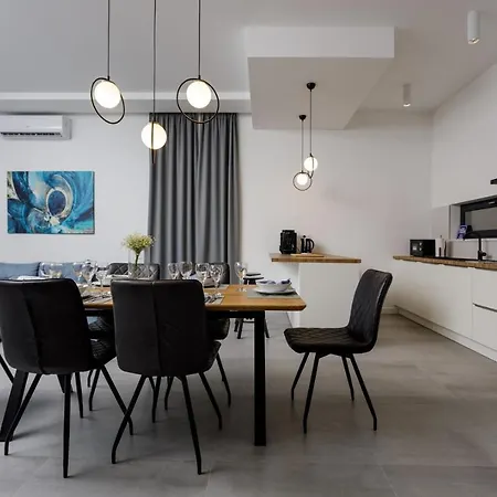 Modern Elia With 40sqm Heated Pool, 3 Bedrooms, And Split Views Solin