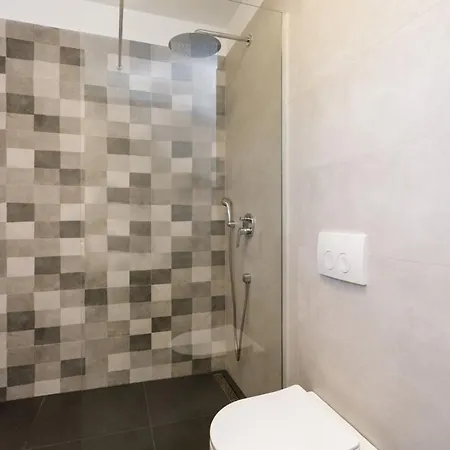 Vila Modern Elia With 40sqm Heated Pool, 3 Bedrooms, And Split Views Solin