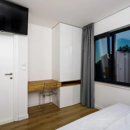 Modern Elia With 40sqm Heated Pool, 3 Bedrooms, And Split Views Solin