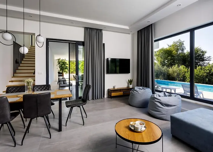 فيلة Modern Elia With 40sqm Heated Pool, 3 Bedrooms, And Split Views سولين