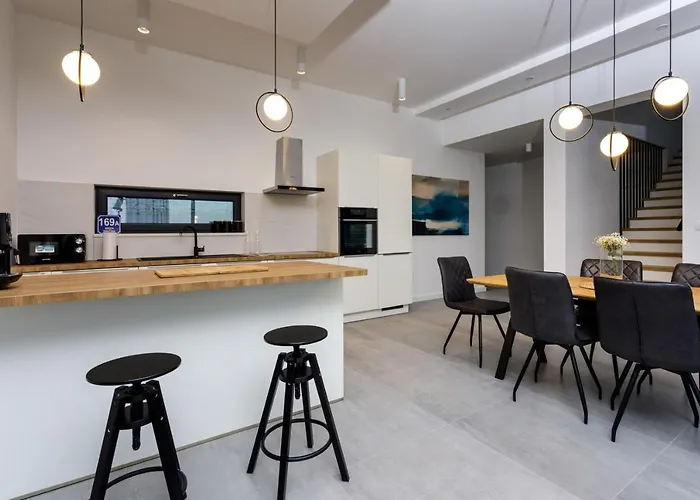 Modern Elia With 40sqm Heated Pool, 3 Bedrooms, And Split Views فيلة *