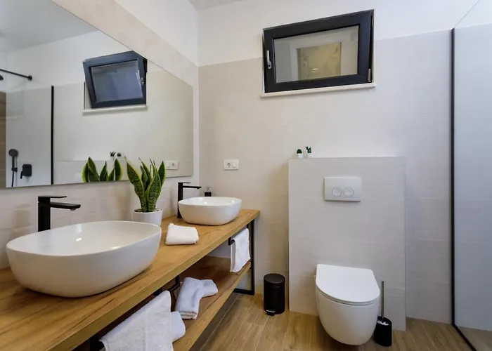 فيلة Modern Elia With 40sqm Heated Pool, 3 Bedrooms, And Split Views *