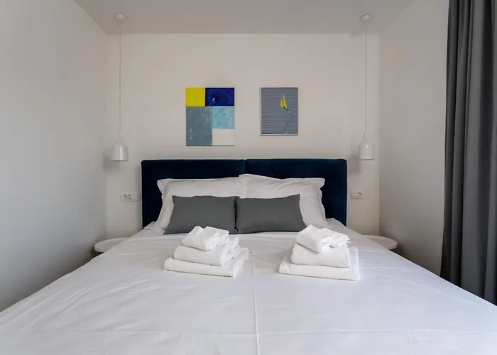 فيلة Modern Elia With 40sqm Heated Pool, 3 Bedrooms, And Split Views
