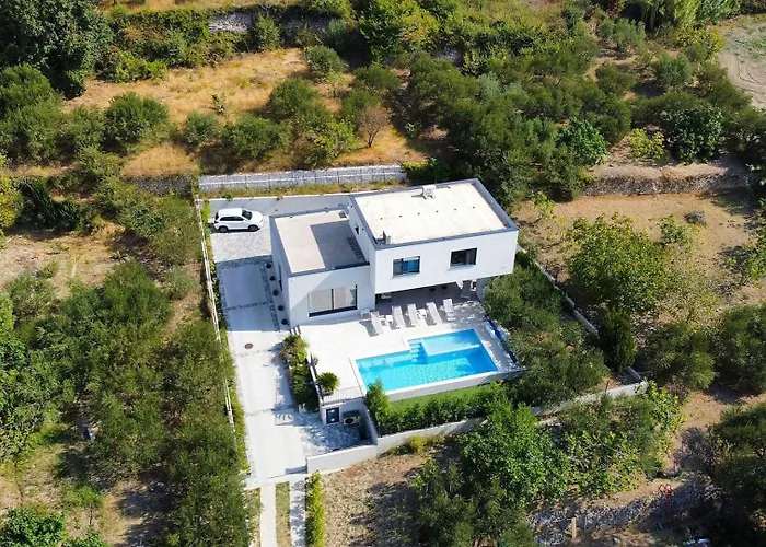 فيلة Modern Elia With 40sqm Heated Pool, 3 Bedrooms, And Split Views
